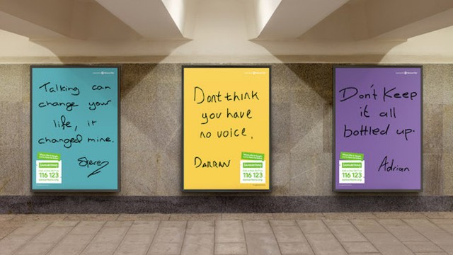 Agência espalha por Londres cartazes com mensagens de homens que lidaram com depressão e tentativas de suicídio