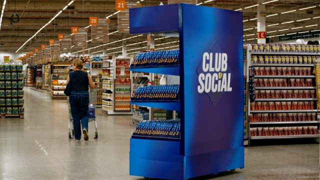Update or Die! | O display móvel de Club Social, que segue o consumidor dentro do supermercado