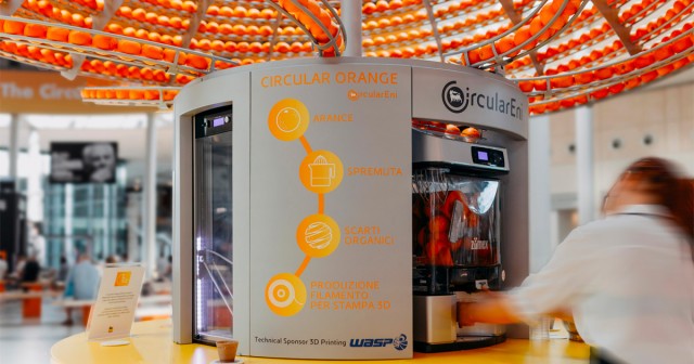A New Circular Juice Machine Turns Orange Peels into Bioplastic Cups